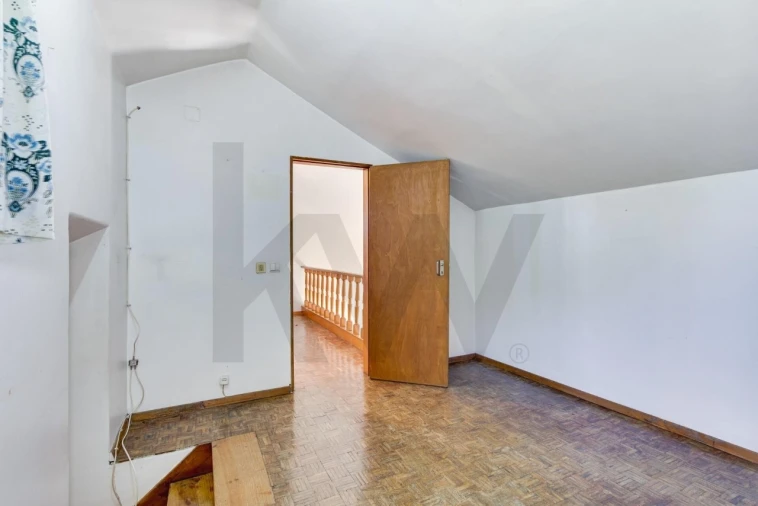 Moradia T4 para Venda em Loures Foto 38