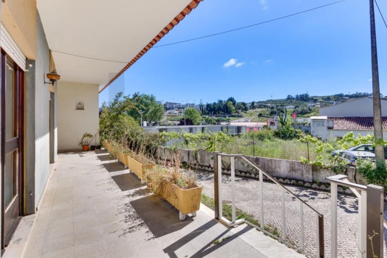 Moradia T4 para Venda em Loures Foto 69
