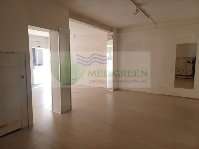 Loja para Arrendamento em Sever do Vouga Foto 5