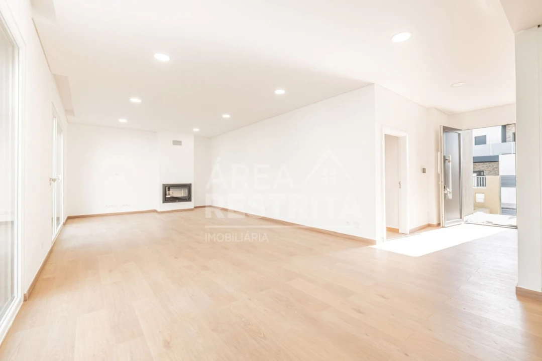 Moradia T4 para Venda em Azeitão (São Lourenço e São Simão) Foto 9