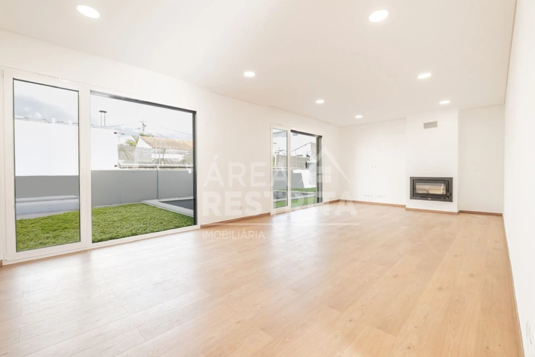 Moradia T4 para Venda em Azeitão (São Lourenço e São Simão) Foto 10