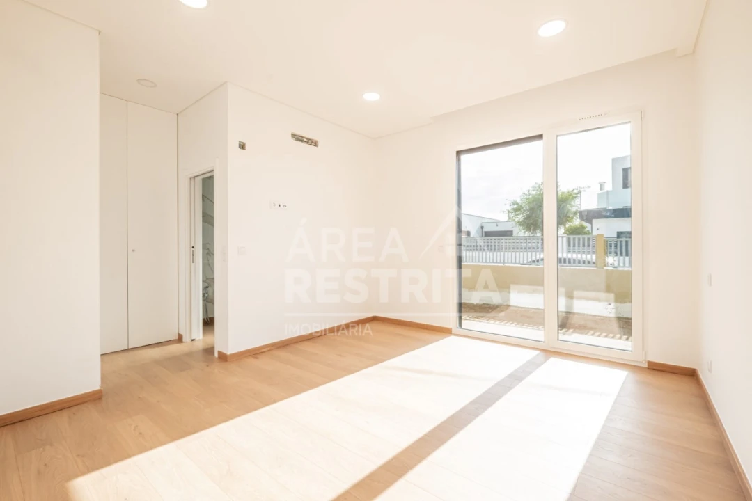 Moradia T4 para Venda em Azeitão (São Lourenço e São Simão) Foto 34