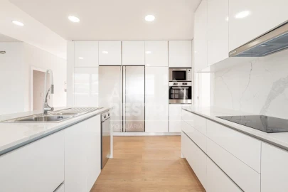 Moradia T4 para Venda em Azeitão (São Lourenço e São Simão)