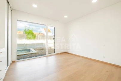 Moradia T4 para Venda em Azeitão (São Lourenço e São Simão)