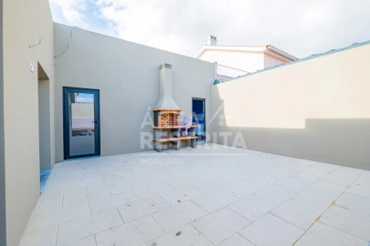 Moradia T4 para Venda em Azeitão (São Lourenço e São Simão)
