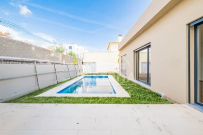 Moradia T4 para Venda em Azeitão (São Lourenço e São Simão)