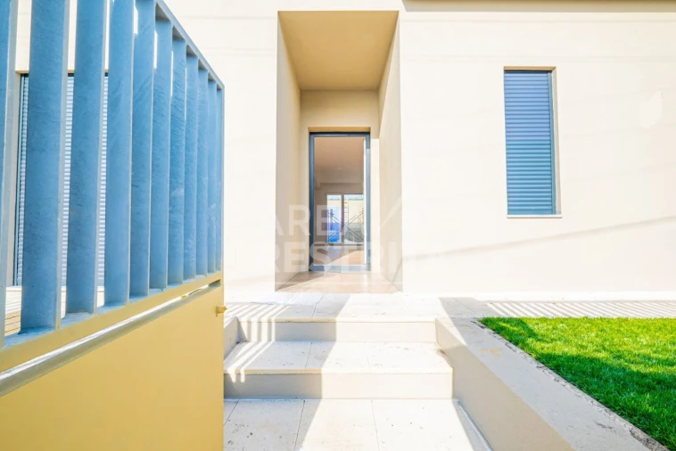 Moradia T4 para Venda em Azeitão (São Lourenço e São Simão) Foto 3