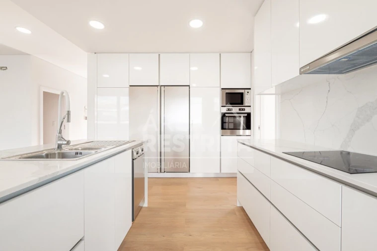 Moradia T4 para Venda em Azeitão (São Lourenço e São Simão) Foto 8