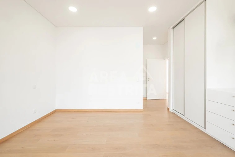 Moradia T4 para Venda em Azeitão (São Lourenço e São Simão) Foto 15