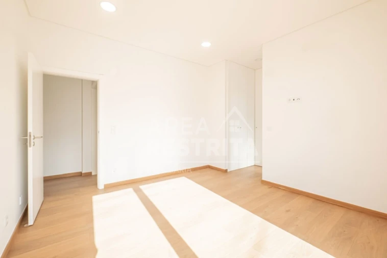 Moradia T4 para Venda em Azeitão (São Lourenço e São Simão) Foto 16