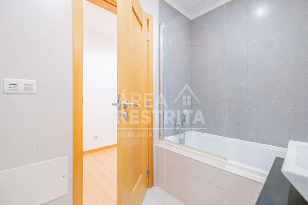 Apartamento T3 para Venda em Corroios Foto 43