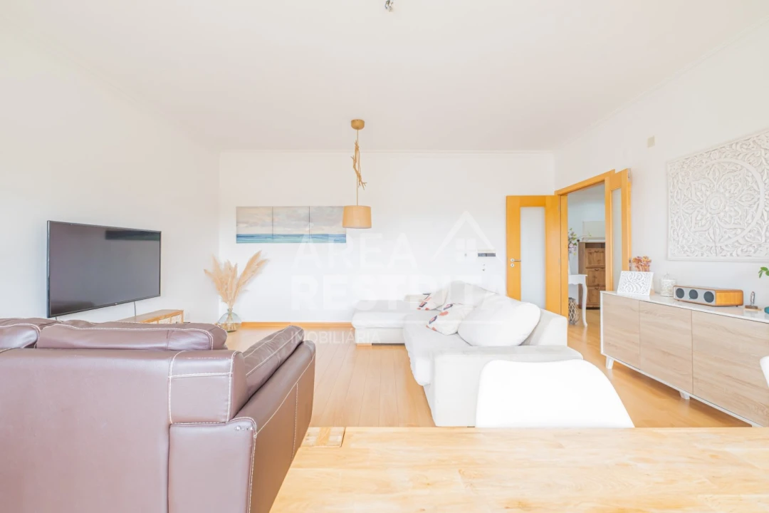 Apartamento T3 para Venda em Corroios Foto 32