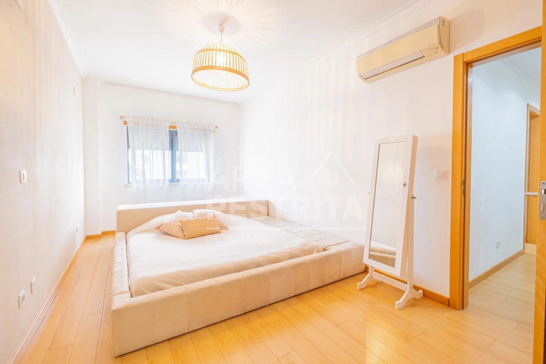 Apartamento T3 para Venda em Corroios Foto 49