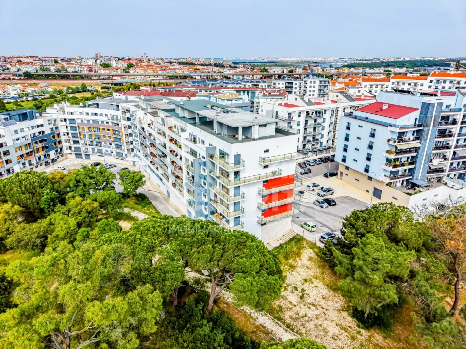 Apartamento T3 para Venda em Corroios Foto 78