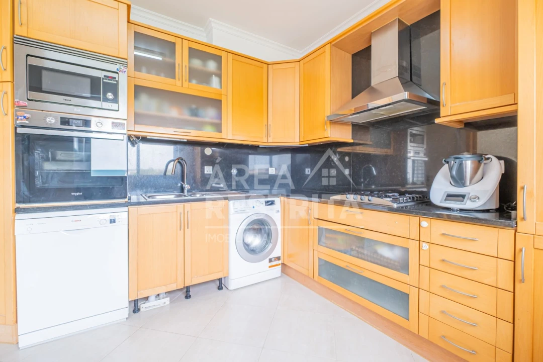 Apartamento T3 para Venda em Corroios Foto 16