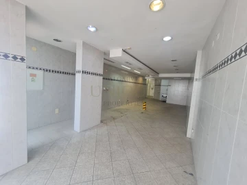 Loja para Venda em Lagos (São Sebastião e Santa Maria)