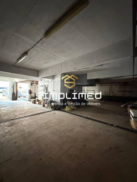 Loja para Venda em Falagueira-Venda Nova