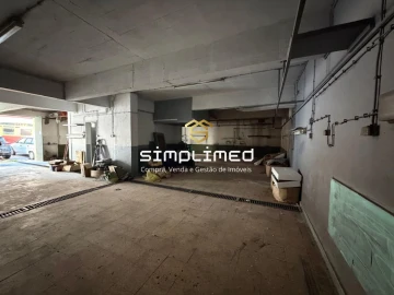 Loja para Venda em Falagueira-Venda Nova