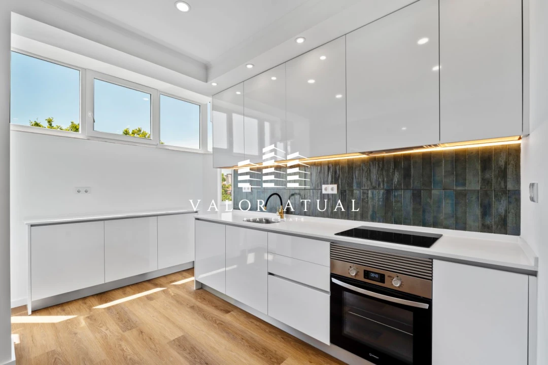 Apartamento T2 para Venda em Venteira Foto 3