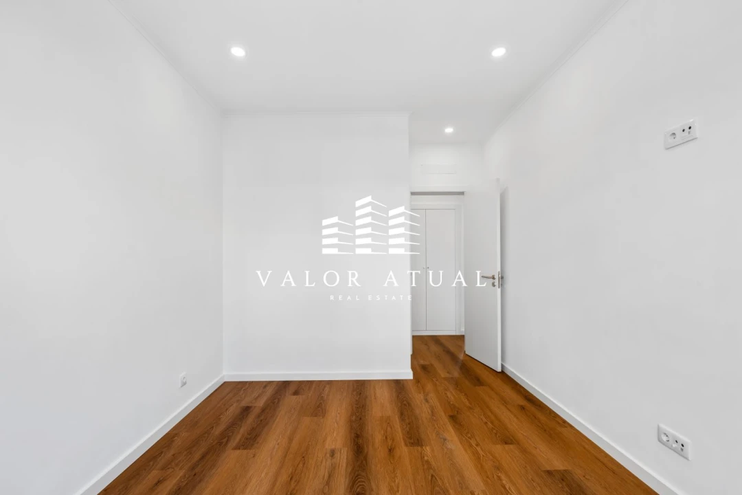 Apartamento T2 para Venda em Venteira Foto 13