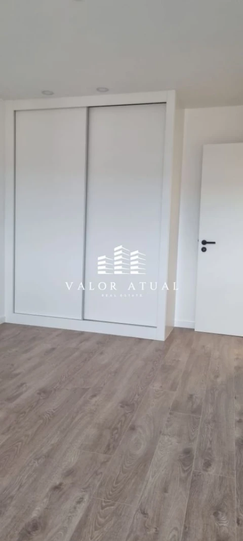 Apartamento T2 para Venda em Venteira