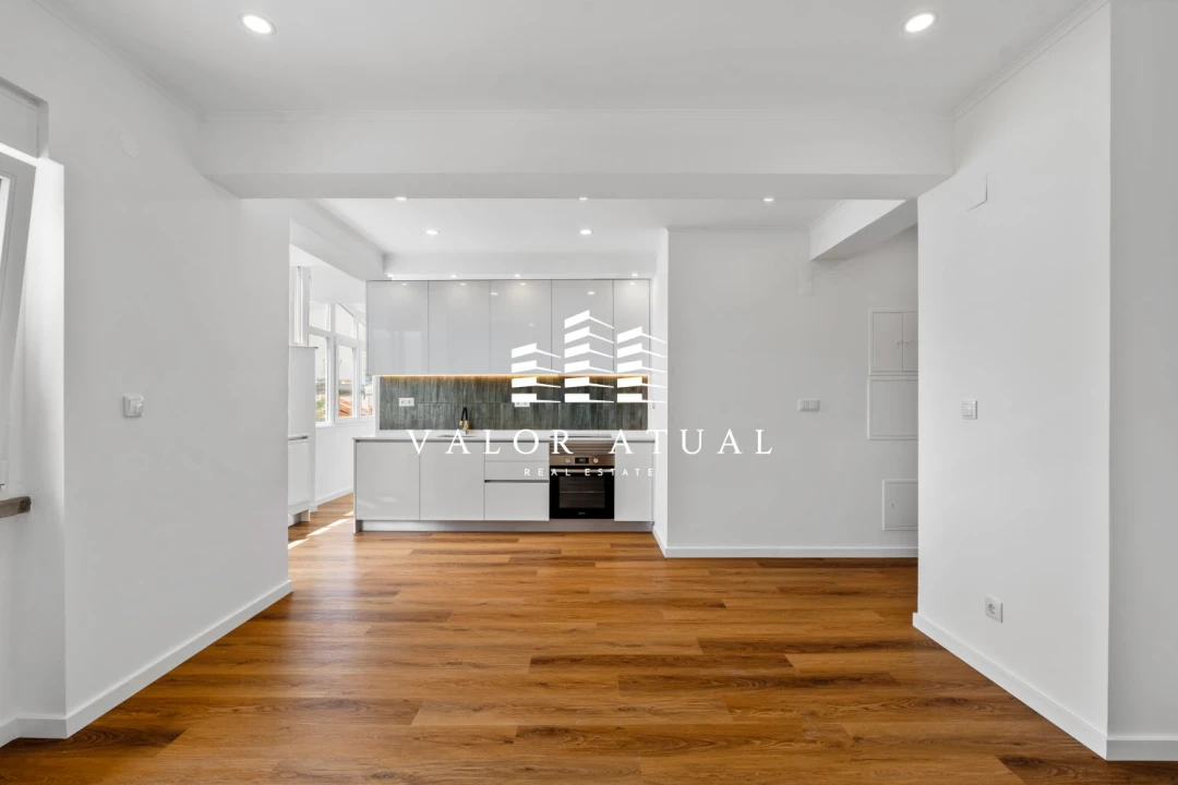 Apartamento T2 para Venda em Venteira Foto 7