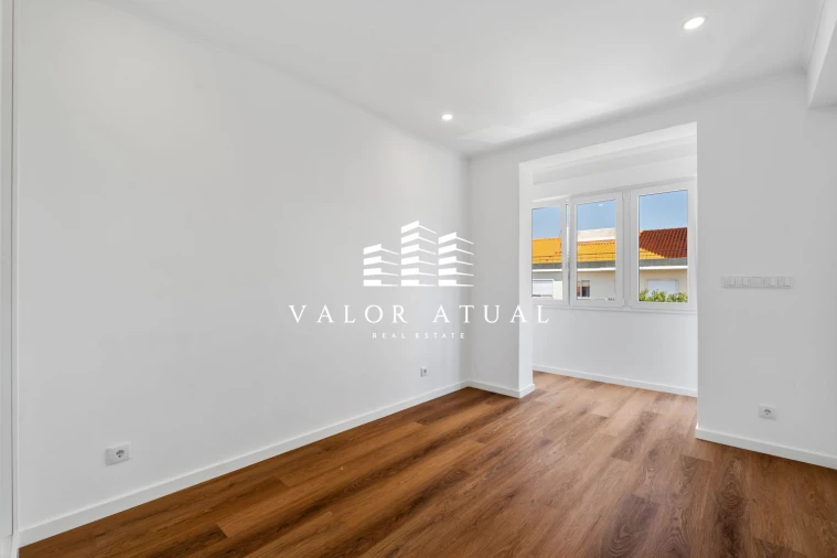 Apartamento T2 para Venda em Venteira Foto 15