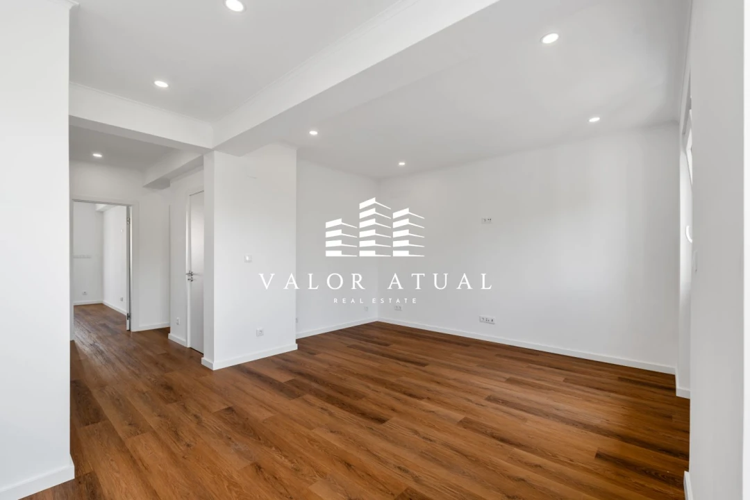 Apartamento T2 para Venda em Venteira Foto 22