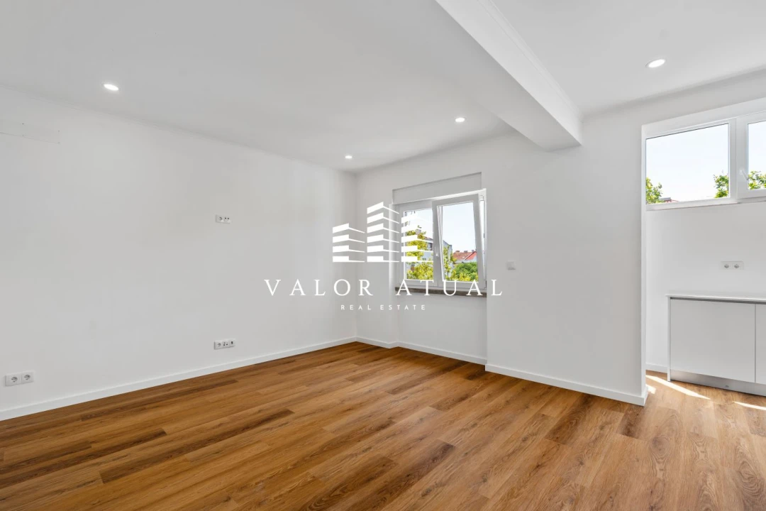 Apartamento T2 para Venda em Venteira Foto 9