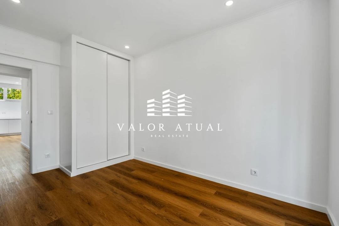 Apartamento T2 para Venda em Venteira Foto 16