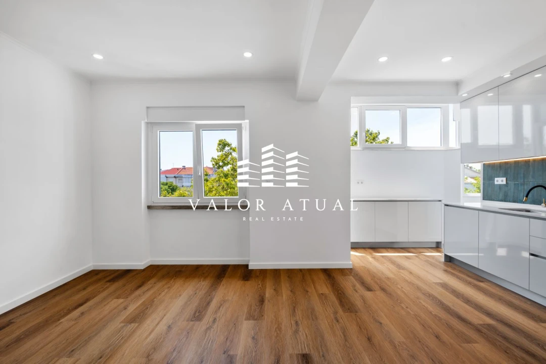 Apartamento T2 para Venda em Venteira Foto 6