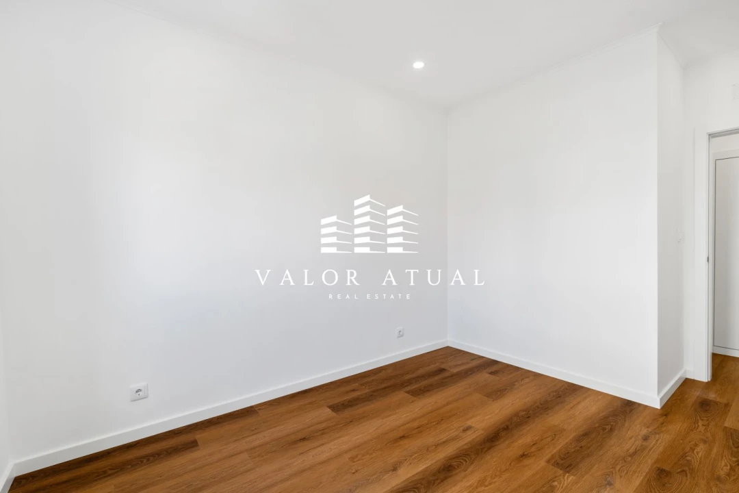 Apartamento T2 para Venda em Venteira Foto 14