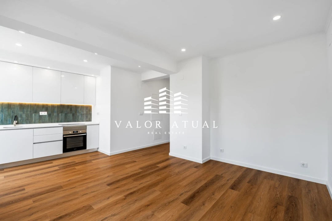 Apartamento T2 para Venda em Venteira Foto 8