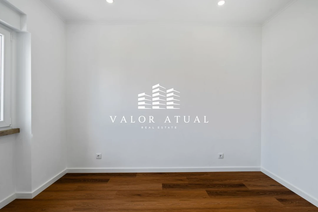 Apartamento T2 para Venda em Venteira Foto 17