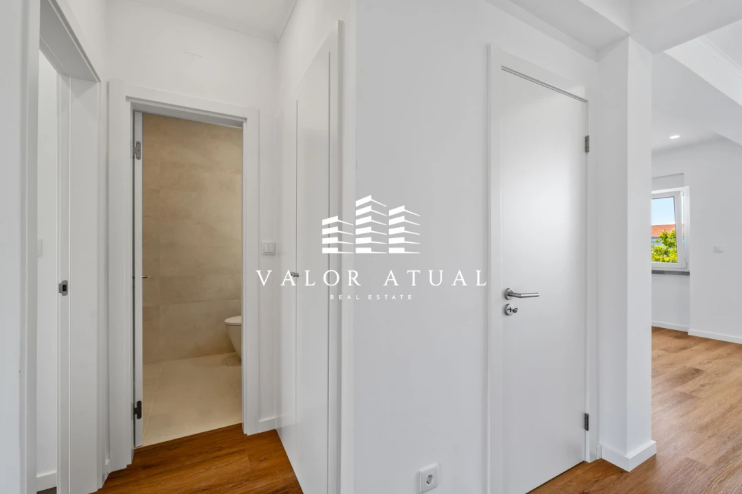 Apartamento T2 para Venda em Venteira Foto 11