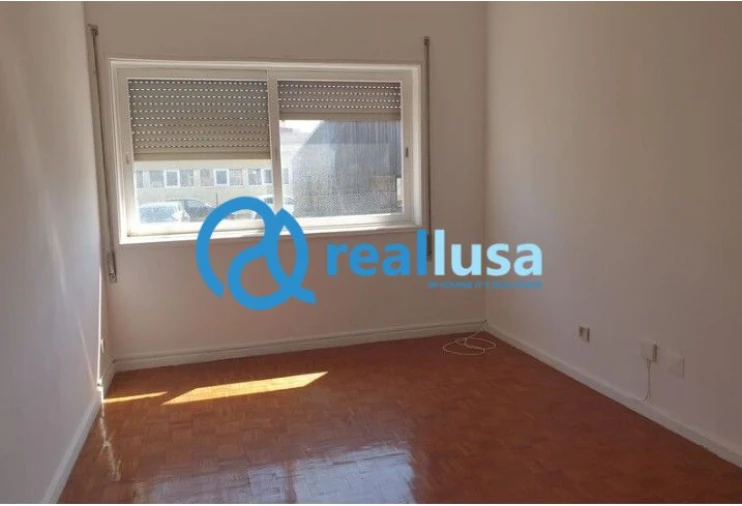 Apartamento T2 para Venda em Paranhos Foto 6