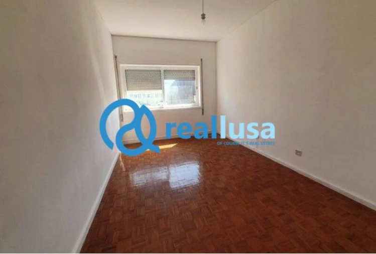 Apartamento T2 para Venda em Paranhos Foto 7