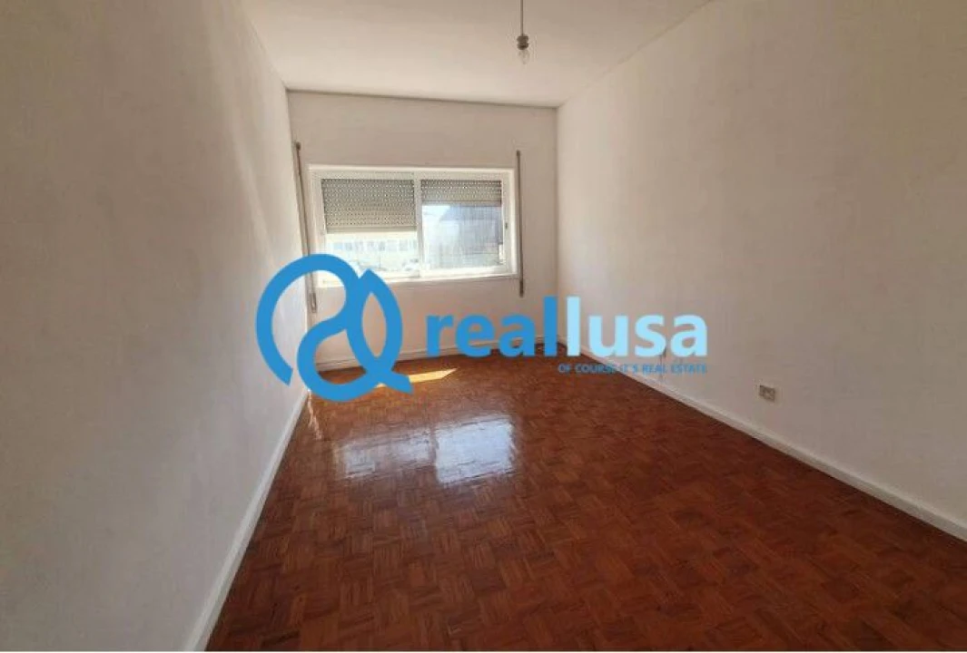 Apartamento T2 para Venda em Paranhos Foto 7