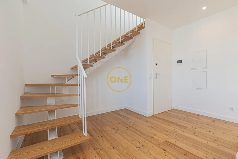 Apartamento T3 para Venda em Alcabideche Foto 3