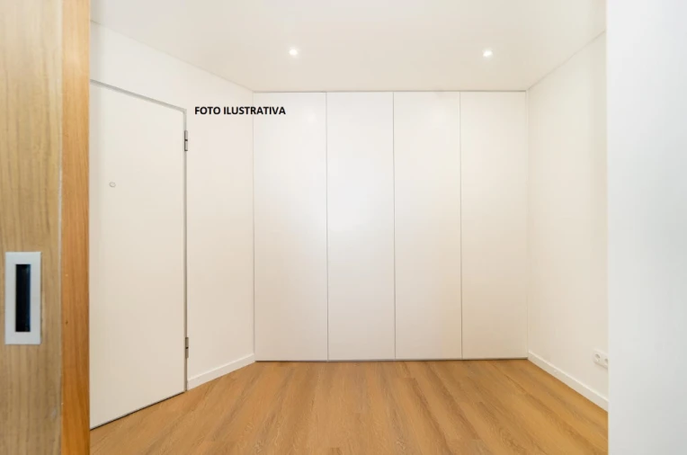 Apartamento T3 para Venda em Santo Antonio dos Olivais Foto 6