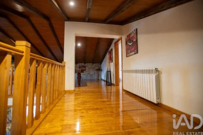 Moradia T4 para Venda em Vilela do Tamega
