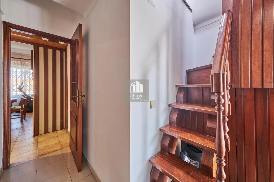 Apartamento T4 para Venda em Costa da Caparica Foto 9