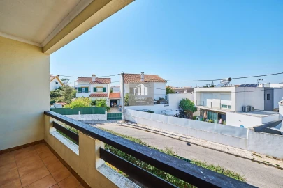 Moradia T5 para Venda em Charneca de Caparica e Sobreda