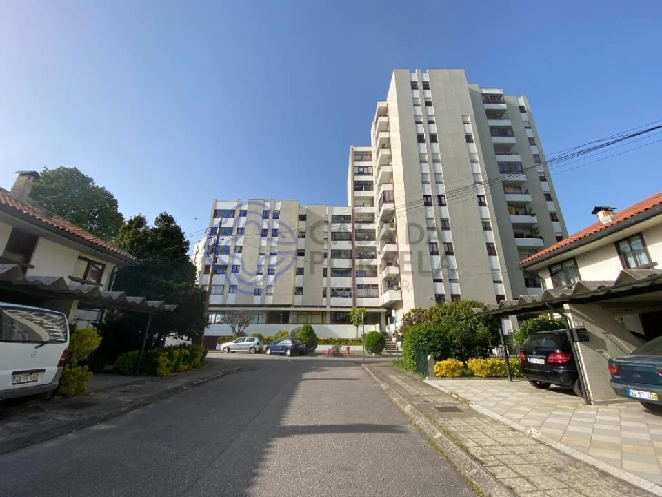 Apartamento T4 para Arrendamento em São Mamede de Infesta e Senhora da Hora Foto 42