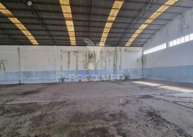 Armazém para Venda em Santa Maria de Lamas