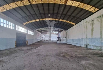 Armazém para Venda em Santa Maria de Lamas