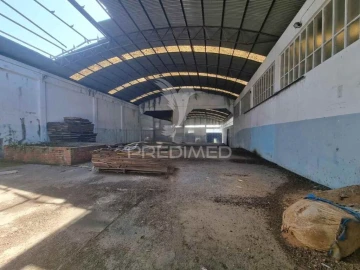 Armazém para Venda em Santa Maria de Lamas
