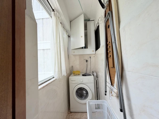 Apartamento T2 para Venda em Santo Antonio dos Olivais Foto 4