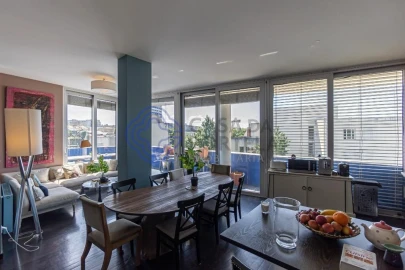 Apartamento T5 para Venda em Lordelo do Ouro e Massarelos