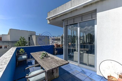 Apartamento T5 para Venda em Lordelo do Ouro e Massarelos